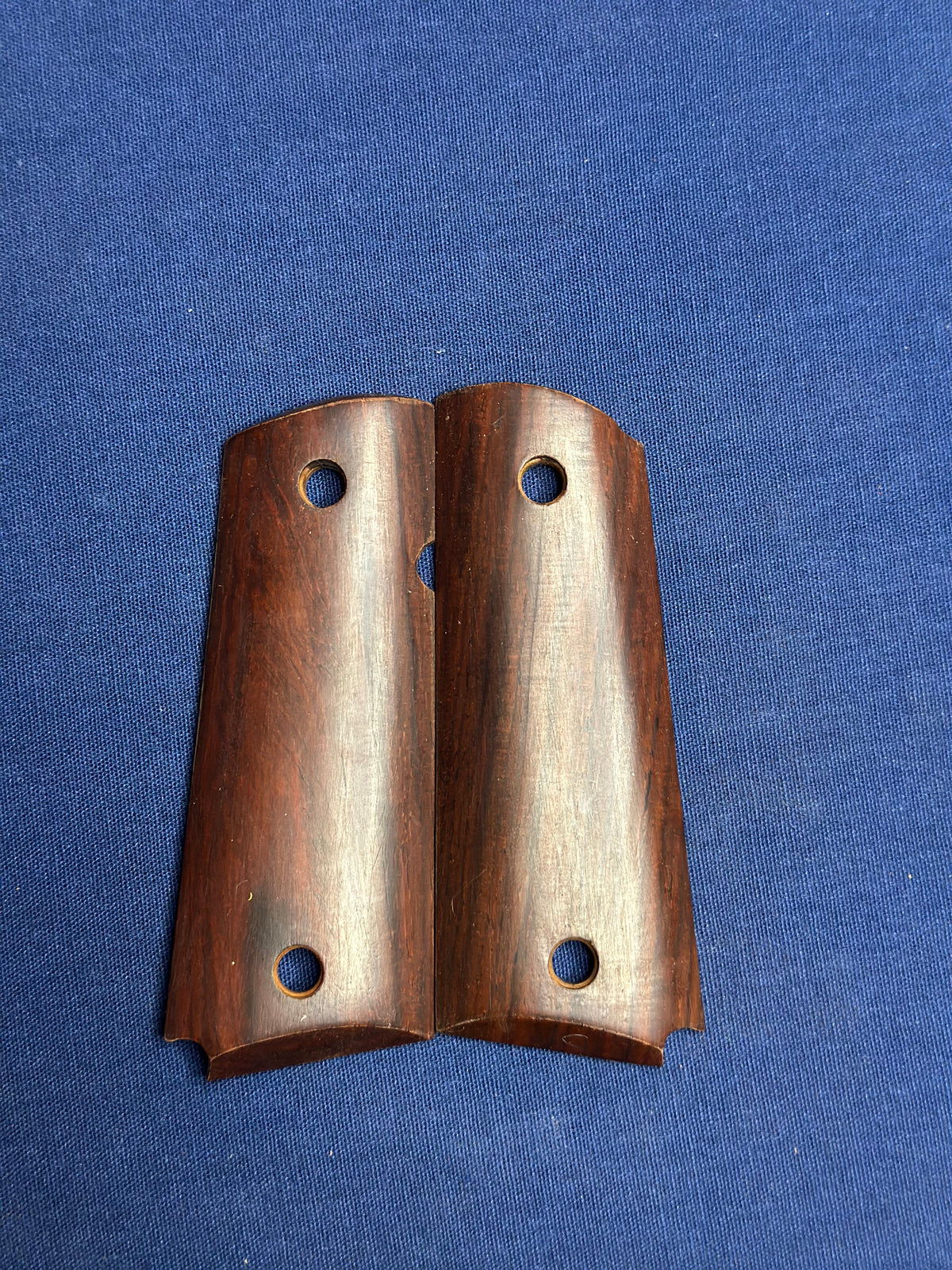 Officers Size 1911 Fancy Walnut Grips