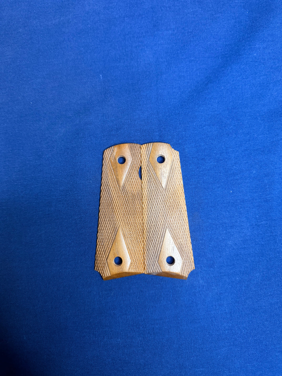 Fullsize Walnut 1911 Grips